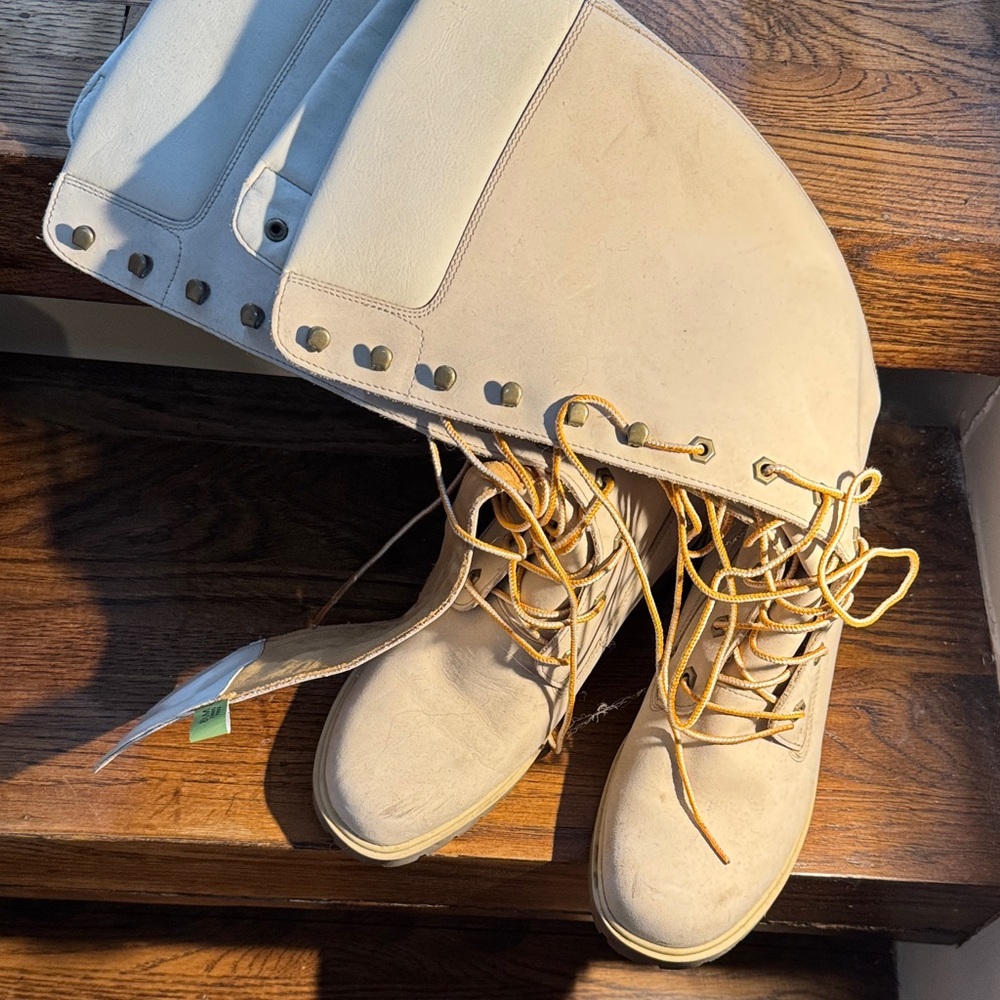 Timberland Women's Cream Lace-Up Boots